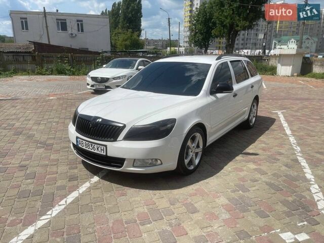 Білий Шкода Октавія, об'ємом двигуна 1.6 л та пробігом 270 тис. км за 7500 $, фото 1 на Automoto.ua