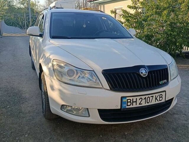 Белый Шкода Октавия, объемом двигателя 1.98 л и пробегом 255 тыс. км за 8500 $, фото 1 на Automoto.ua