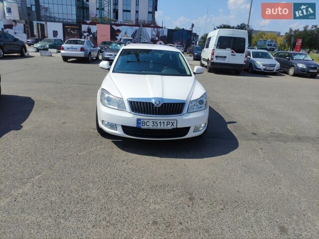 Белый Шкода Октавия, объемом двигателя 1.6 л и пробегом 207 тыс. км за 7900 $, фото 1 на Automoto.ua