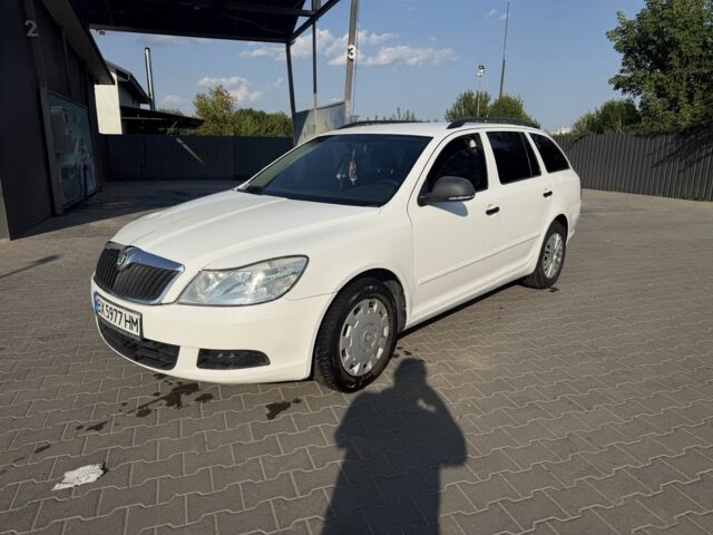 Белый Шкода Октавия, объемом двигателя 1.6 л и пробегом 290 тыс. км за 6797 $, фото 1 на Automoto.ua