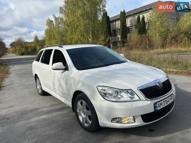 Белый Шкода Октавия, объемом двигателя 1.6 л и пробегом 269 тыс. км за 7150 $, фото 1 на Automoto.ua