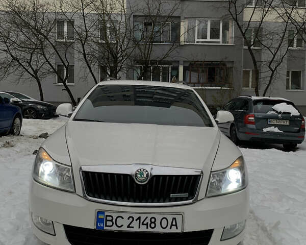 Белый Шкода Октавия, объемом двигателя 1.6 л и пробегом 354 тыс. км за 6900 $, фото 1 на Automoto.ua