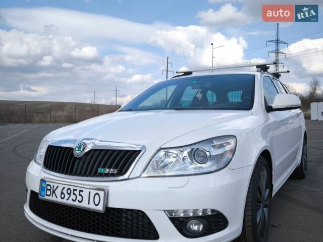Белый Шкода Октавия, объемом двигателя 2 л и пробегом 157 тыс. км за 11650 $, фото 1 на Automoto.ua
