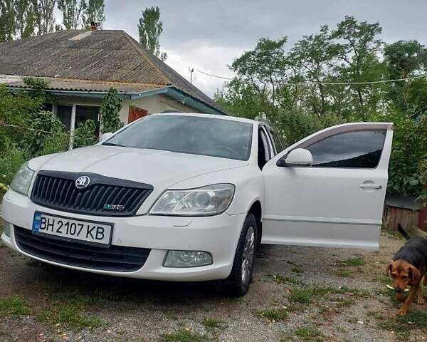 Белый Шкода Октавия, объемом двигателя 1.97 л и пробегом 245 тыс. км за 9500 $, фото 1 на Automoto.ua