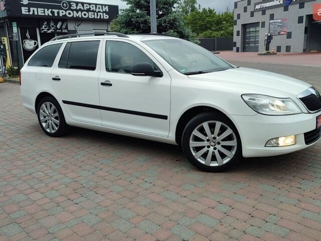 Белый Шкода Октавия, объемом двигателя 1.6 л и пробегом 241 тыс. км за 7700 $, фото 1 на Automoto.ua