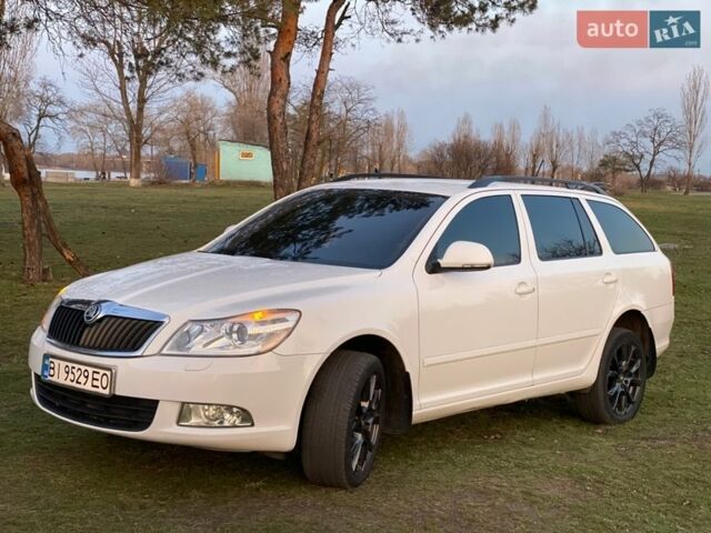 Белый Шкода Октавия, объемом двигателя 1.39 л и пробегом 219 тыс. км за 6500 $, фото 1 на Automoto.ua