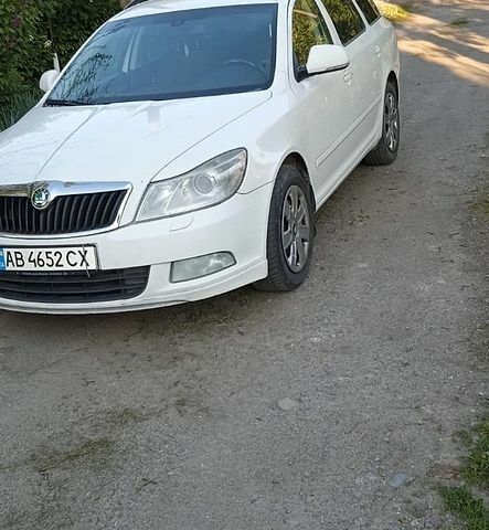 Білий Шкода Октавія, об'ємом двигуна 1.97 л та пробігом 278 тис. км за 8500 $, фото 1 на Automoto.ua