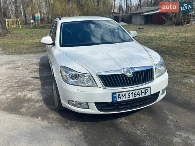 Білий Шкода Октавія, об'ємом двигуна 1.6 л та пробігом 264 тис. км за 7700 $, фото 1 на Automoto.ua