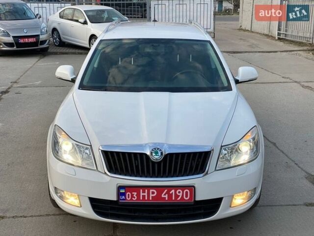 Білий Шкода Октавія, об'ємом двигуна 1.8 л та пробігом 206 тис. км за 8899 $, фото 1 на Automoto.ua