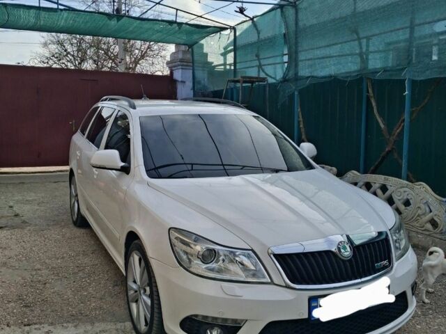 Белый Шкода Октавия, объемом двигателя 2 л и пробегом 290 тыс. км за 242 $, фото 1 на Automoto.ua