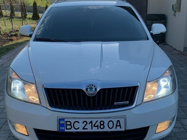 Білий Шкода Октавія, об'ємом двигуна 1.6 л та пробігом 355 тис. км за 6499 $, фото 1 на Automoto.ua