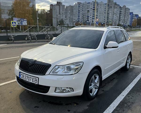 Шкода Октавія 2011 у Чернігові на Automoto.ua Білий Шкода Октавія, об'ємом двигуна 1.99 л та пробігом 283 тис. км за 10000 $, фото 1 на Automoto.ua