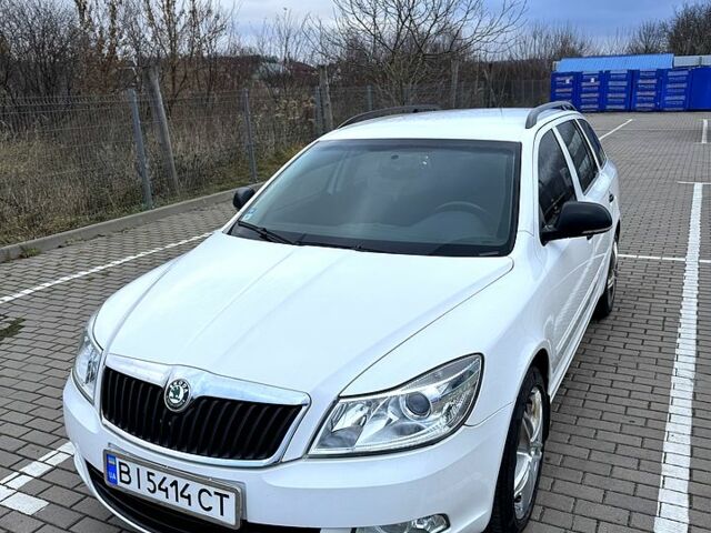 Белый Шкода Октавия, объемом двигателя 1.2 л и пробегом 214 тыс. км за 6500 $, фото 1 на Automoto.ua