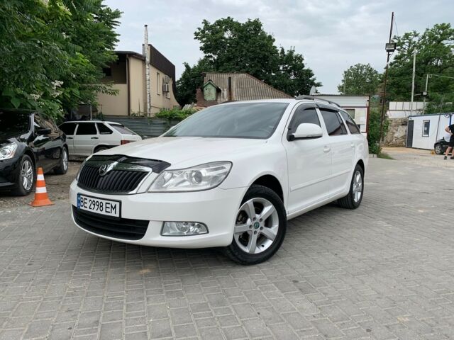 Белый Шкода Октавия, объемом двигателя 1.6 л и пробегом 128 тыс. км за 11500 $, фото 1 на Automoto.ua