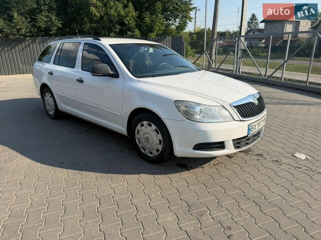 Белый Шкода Октавия, объемом двигателя 1.6 л и пробегом 270 тыс. км за 7250 $, фото 1 на Automoto.ua