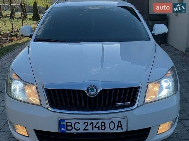 Белый Шкода Октавия, объемом двигателя 1.6 л и пробегом 355 тыс. км за 6499 $, фото 1 на Automoto.ua