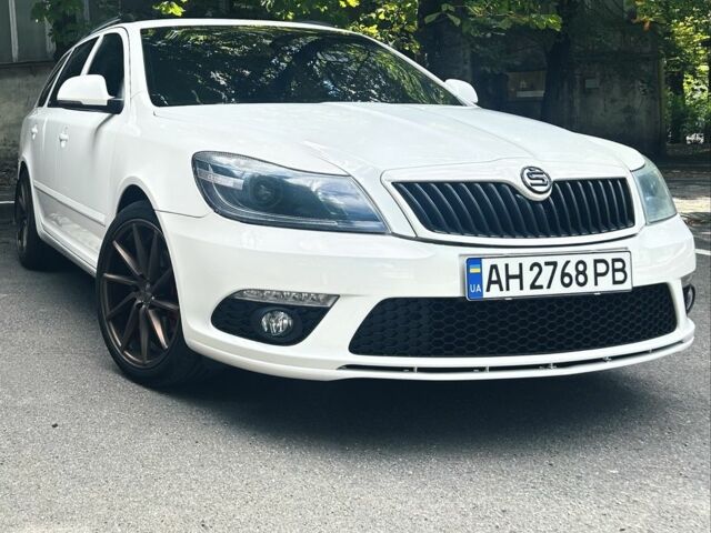 Белый Шкода Октавия, объемом двигателя 1.6 л и пробегом 270 тыс. км за 7506 $, фото 1 на Automoto.ua