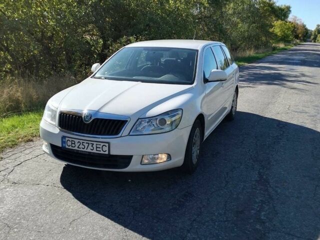 Белый Шкода Октавия, объемом двигателя 1.6 л и пробегом 271 тыс. км за 6800 $, фото 1 на Automoto.ua