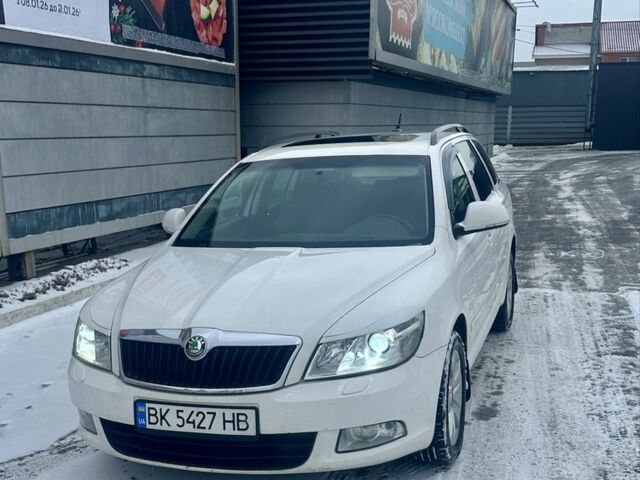 Білий Шкода Октавія, об'ємом двигуна 1.4 л та пробігом 271 тис. км за 7500 $, фото 1 на Automoto.ua