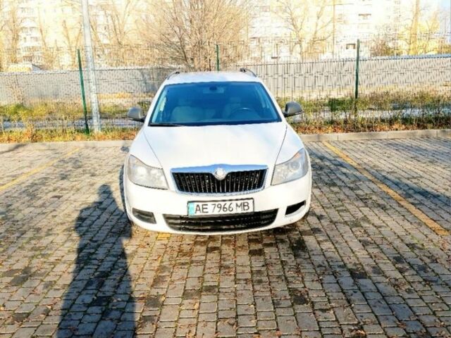 Белый Шкода Октавия, объемом двигателя 1.4 л и пробегом 400 тыс. км за 5700 $, фото 1 на Automoto.ua