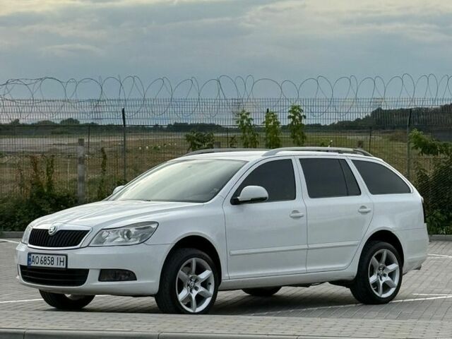 Белый Шкода Октавия, объемом двигателя 1.8 л и пробегом 330 тыс. км за 7100 $, фото 1 на Automoto.ua