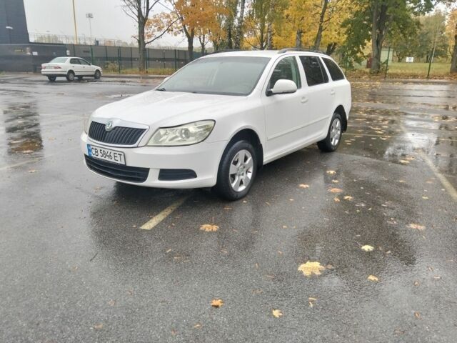 Білий Шкода Октавія, об'ємом двигуна 1.6 л та пробігом 270 тис. км за 5594 $, фото 1 на Automoto.ua