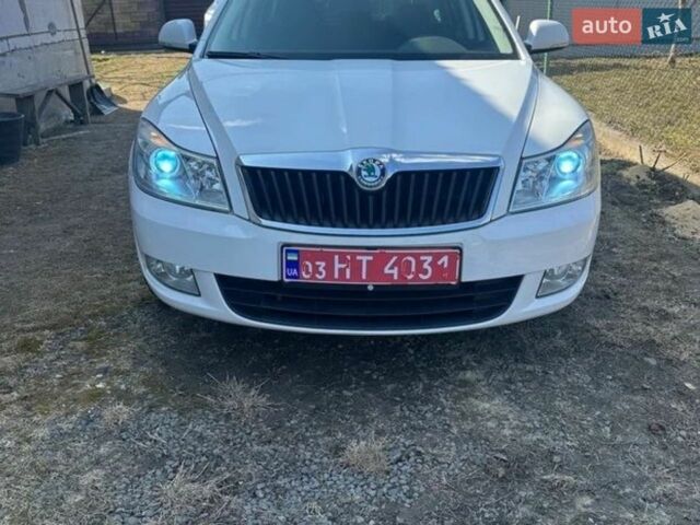 Белый Шкода Октавия, объемом двигателя 1.4 л и пробегом 209 тыс. км за 7900 $, фото 1 на Automoto.ua