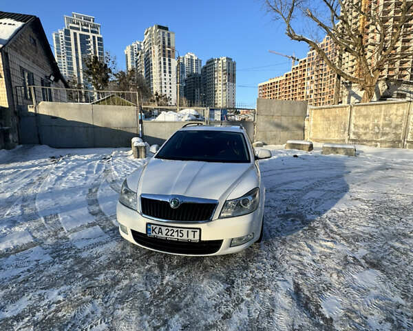 Білий Шкода Октавія, об'ємом двигуна 1.97 л та пробігом 232 тис. км за 10500 $, фото 1 на Automoto.ua