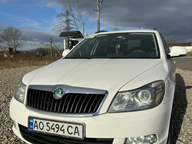Белый Шкода Октавия, объемом двигателя 1.6 л и пробегом 319 тыс. км за 7800 $, фото 1 на Automoto.ua