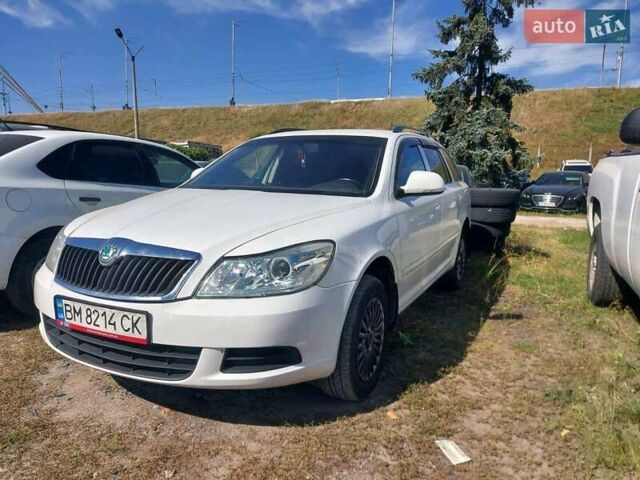 Білий Шкода Октавія, об'ємом двигуна 1.6 л та пробігом 270 тис. км за 5950 $, фото 1 на Automoto.ua