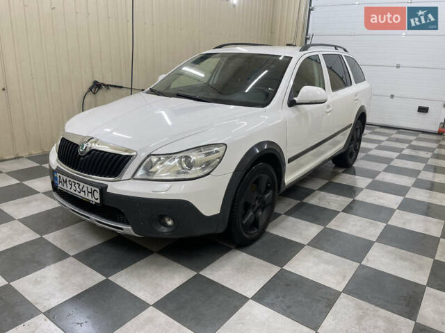 Белый Шкода Октавия, объемом двигателя 1.97 л и пробегом 304 тыс. км за 10100 $, фото 1 на Automoto.ua