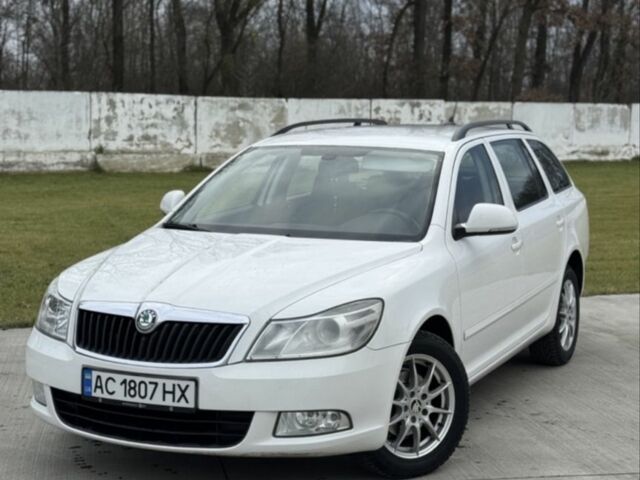Белый Шкода Октавия, объемом двигателя 1.4 л и пробегом 229 тыс. км за 7700 $, фото 1 на Automoto.ua