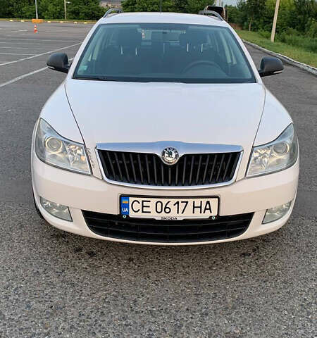 Белый Шкода Октавия, объемом двигателя 1.6 л и пробегом 310 тыс. км за 7600 $, фото 1 на Automoto.ua