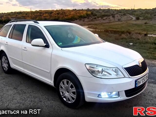 Белый Шкода Октавия, объемом двигателя 1.6 л и пробегом 315 тыс. км за 7500 $, фото 1 на Automoto.ua