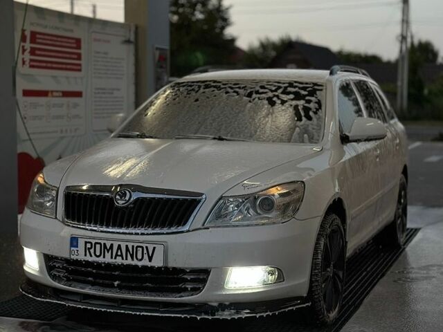 Білий Шкода Октавія, об'ємом двигуна 1.6 л та пробігом 281 тис. км за 8500 $, фото 1 на Automoto.ua