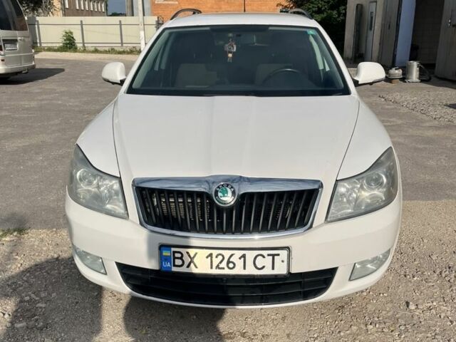 Белый Шкода Октавия, объемом двигателя 1.6 л и пробегом 299 тыс. км за 6294 $, фото 1 на Automoto.ua