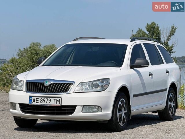 Білий Шкода Октавія, об'ємом двигуна 1.6 л та пробігом 345 тис. км за 6500 $, фото 1 на Automoto.ua