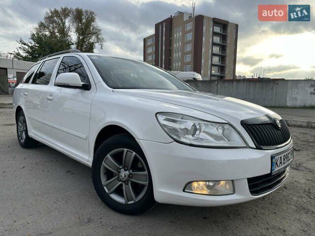 Белый Шкода Октавия, объемом двигателя 1.6 л и пробегом 375 тыс. км за 6500 $, фото 1 на Automoto.ua