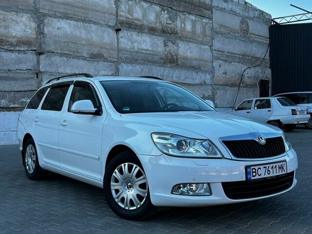 Белый Шкода Октавия, объемом двигателя 1.6 л и пробегом 267 тыс. км за 7200 $, фото 1 на Automoto.ua