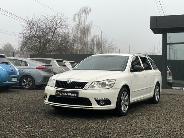 Білий Шкода Октавія, об'ємом двигуна 2 л та пробігом 369 тис. км за 9500 $, фото 1 на Automoto.ua