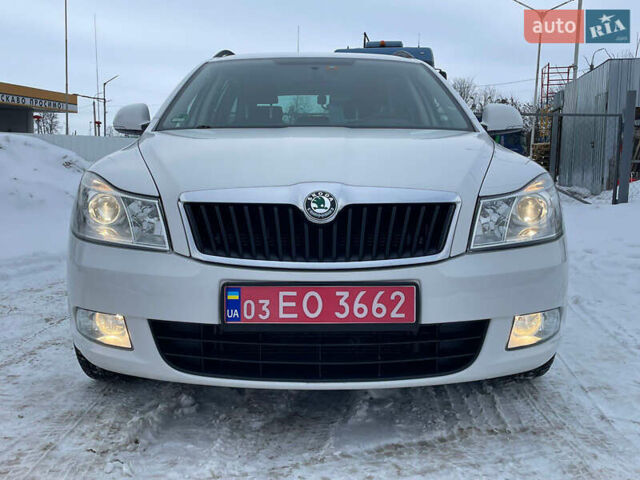 Білий Шкода Октавія, об'ємом двигуна 0 л та пробігом 155 тис. км за 8499 $, фото 1 на Automoto.ua