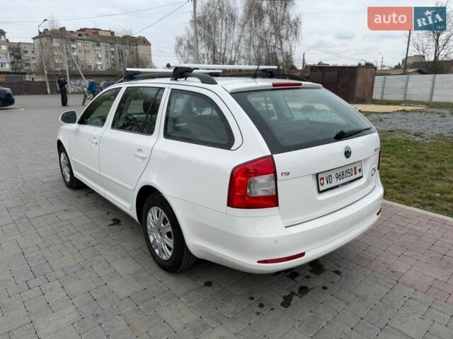 Белый Шкода Октавия, объемом двигателя 1.4 л и пробегом 215 тыс. км за 8299 $, фото 1 на Automoto.ua