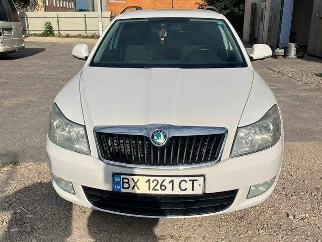 Белый Шкода Октавия, объемом двигателя 1.6 л и пробегом 299 тыс. км за 6299 $, фото 1 на Automoto.ua