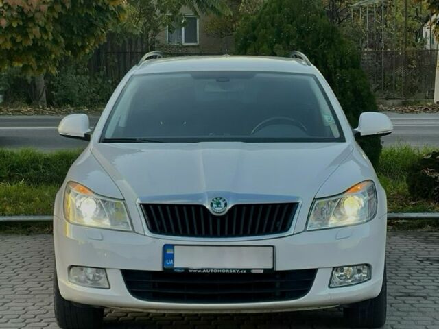 Белый Шкода Октавия, объемом двигателя 1.6 л и пробегом 286 тыс. км за 8100 $, фото 1 на Automoto.ua