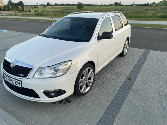Белый Шкода Октавия, объемом двигателя 2 л и пробегом 369 тыс. км за 10200 $, фото 1 на Automoto.ua