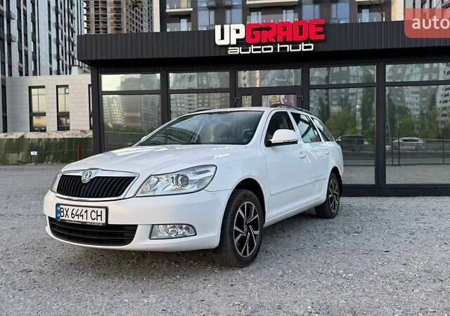 Білий Шкода Октавія, об'ємом двигуна 1.8 л та пробігом 119 тис. км за 7900 $, фото 1 на Automoto.ua