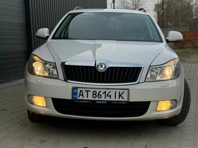 Білий Шкода Октавія, об'ємом двигуна 1.6 л та пробігом 267 тис. км за 7950 $, фото 1 на Automoto.ua