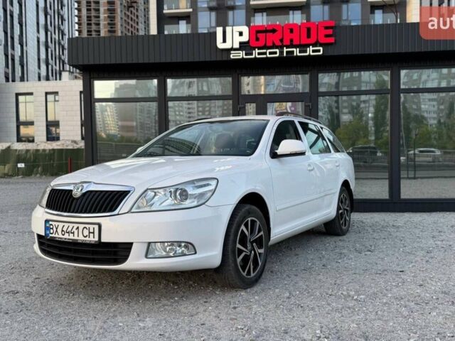 Білий Шкода Октавія, об'ємом двигуна 1.8 л та пробігом 119 тис. км за 7900 $, фото 1 на Automoto.ua