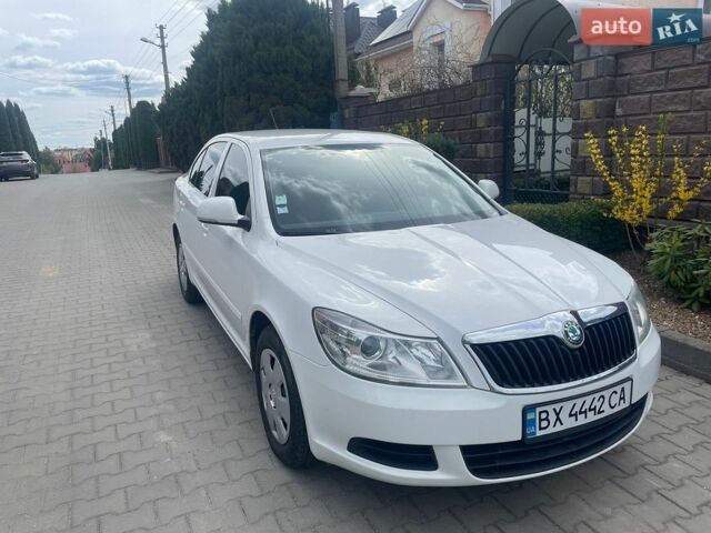Білий Шкода Октавія, об'ємом двигуна 1.6 л та пробігом 298 тис. км за 8200 $, фото 1 на Automoto.ua