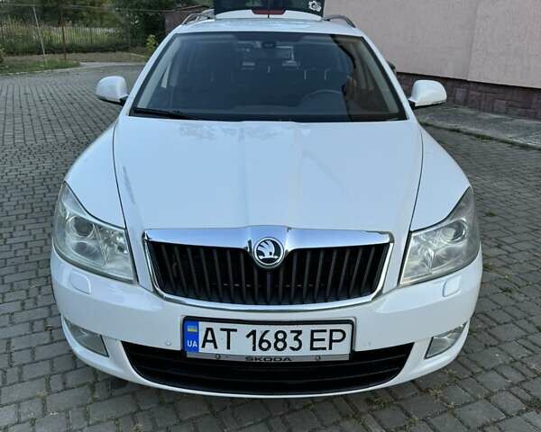 Белый Шкода Октавия, объемом двигателя 1.97 л и пробегом 312 тыс. км за 9800 $, фото 1 на Automoto.ua